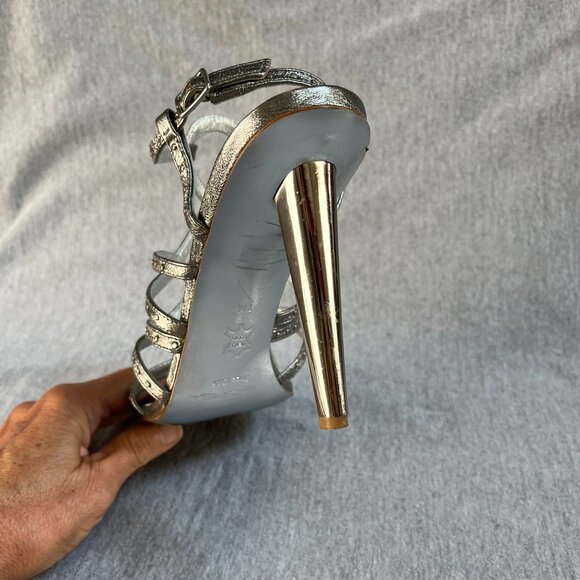 Via Spiga Silver Leather Strappy Sandals.  Size 7 - Picture 7 of 12
